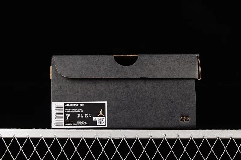 All categories Air Jordan Jordan series basketball shoes Air Jordan 1 Mid Air Jordan 1 Mid SE AJ1 Joe 1 graffiti black and white China basketball shoes 554724-075